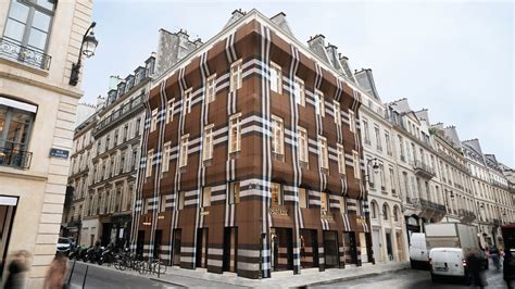 burberry paris france.